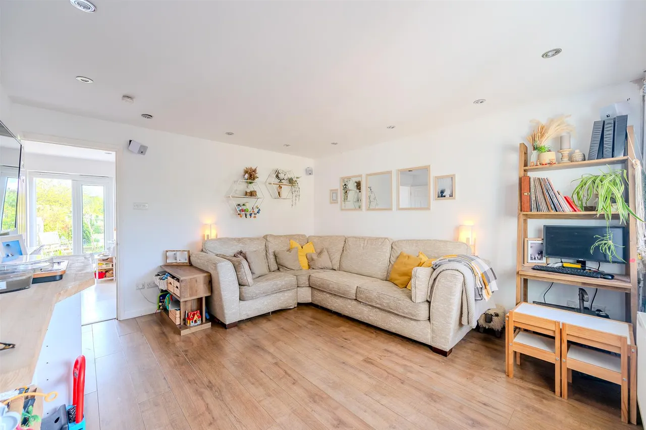 Barn Close, Seaford, photo 10