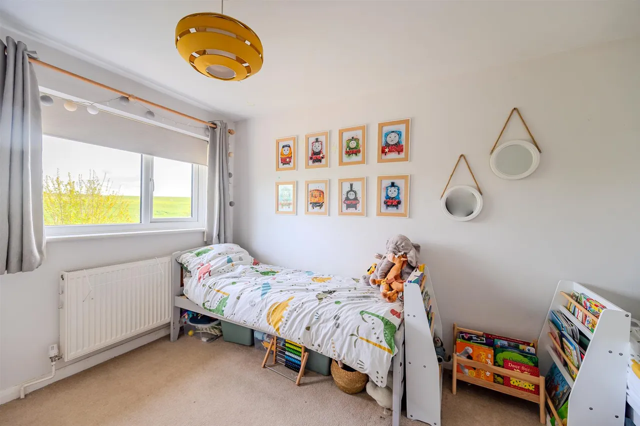 Barn Close, Seaford, photo 7