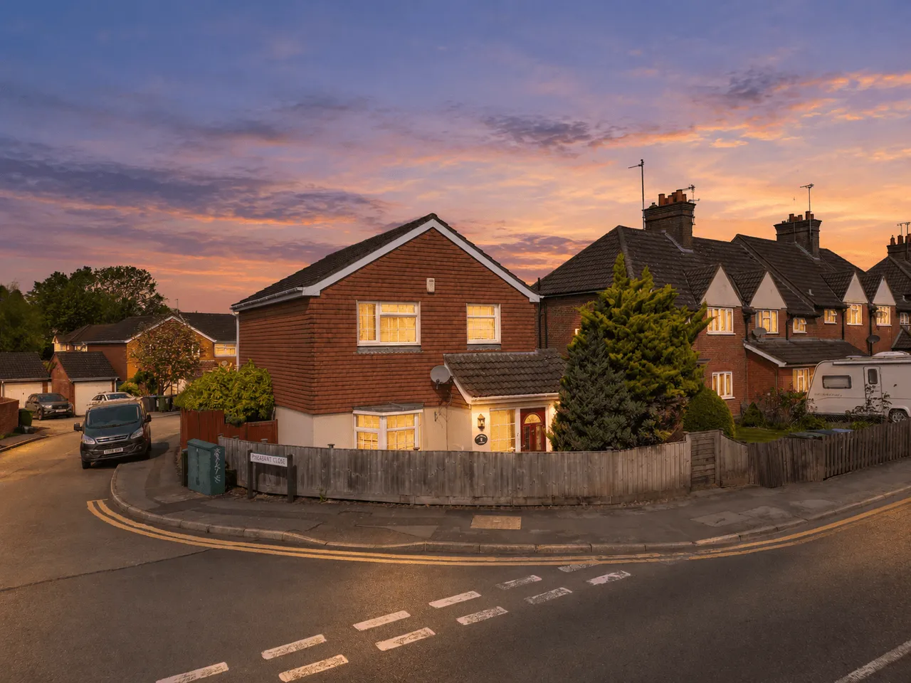 3 bed property for sale, Pheasant Close, Tring