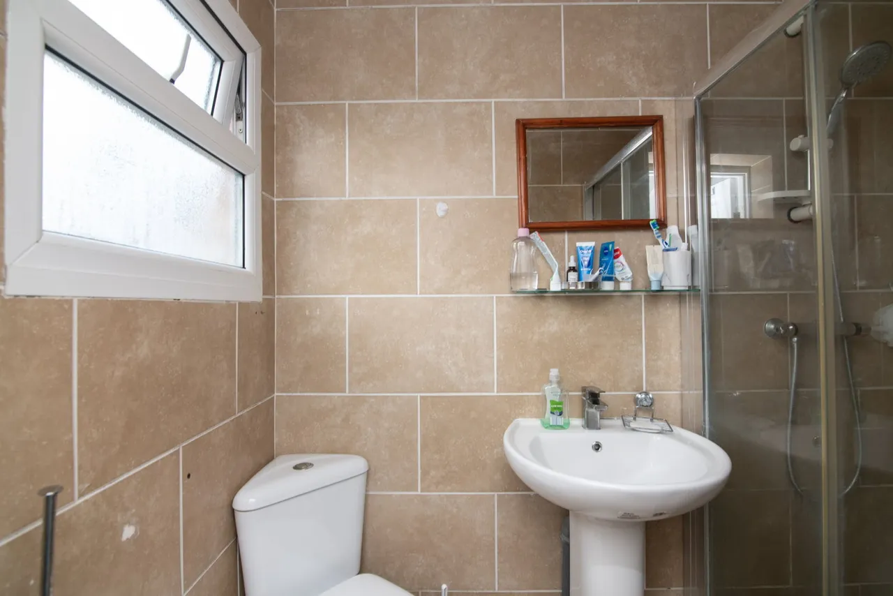 Hawthorn Croft, Oldbury, B68, photo 10