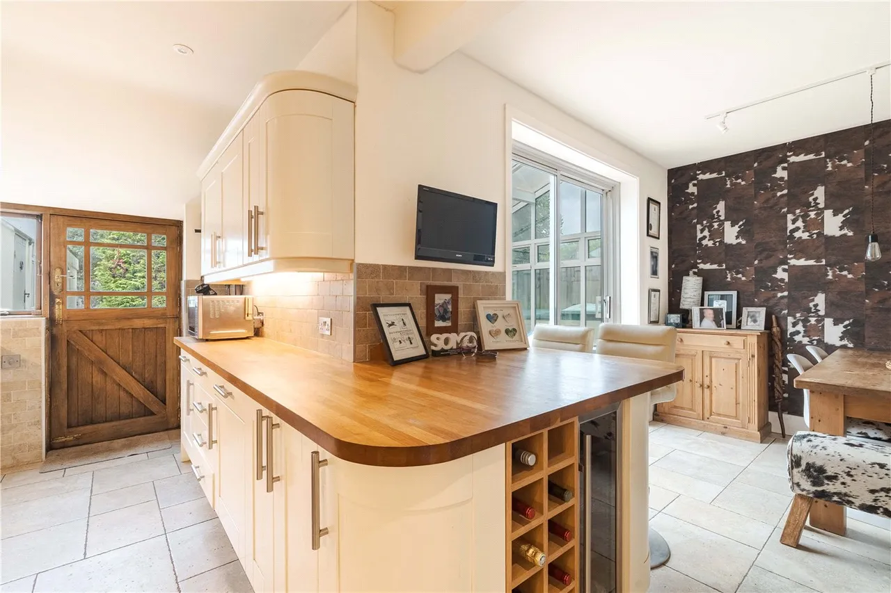Magna Road, Bearwood, BH11, photo 5