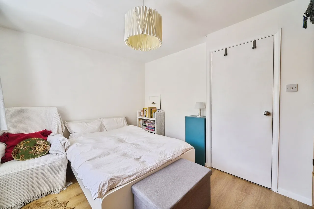 Brockway Close, London, E11, photo 9