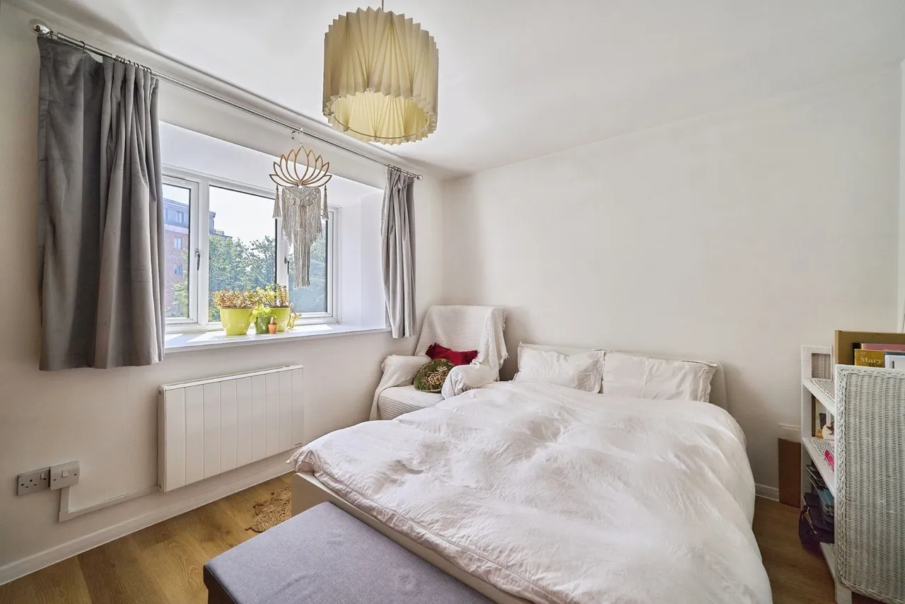 Brockway Close, London, E11, photo 8
