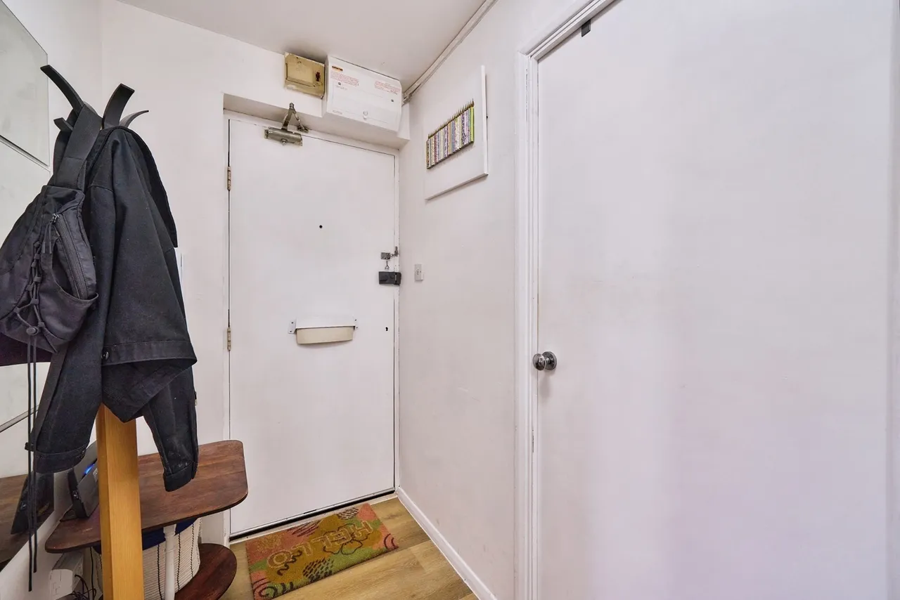 Brockway Close, London, E11, photo 6