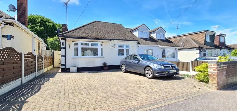 2 bed house for sale — Purleigh Road, Rayleigh, Essex, SS6 9AN