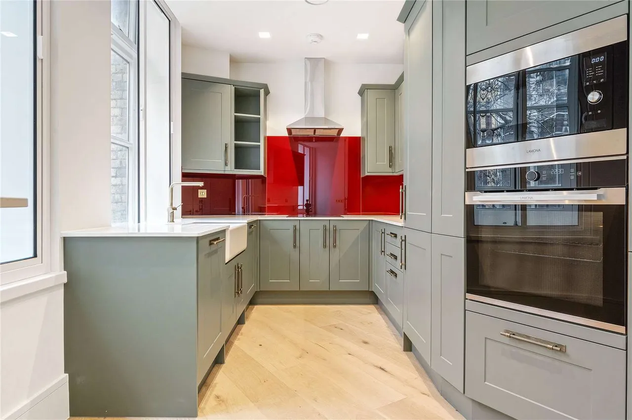 Cowcross Street, London, EC1M 6DR, photo 2
