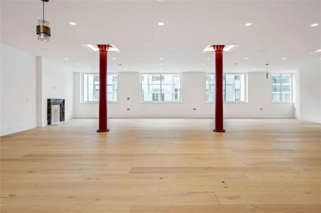 2 bed flat to rent — Cowcross Street, London, EC1M 6DR