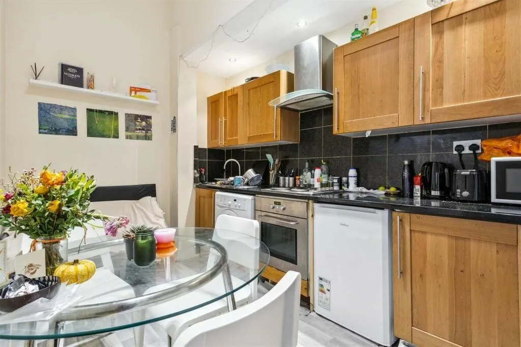 3 bed flat to rent — Hazellville Road, Archway, N19 3ND