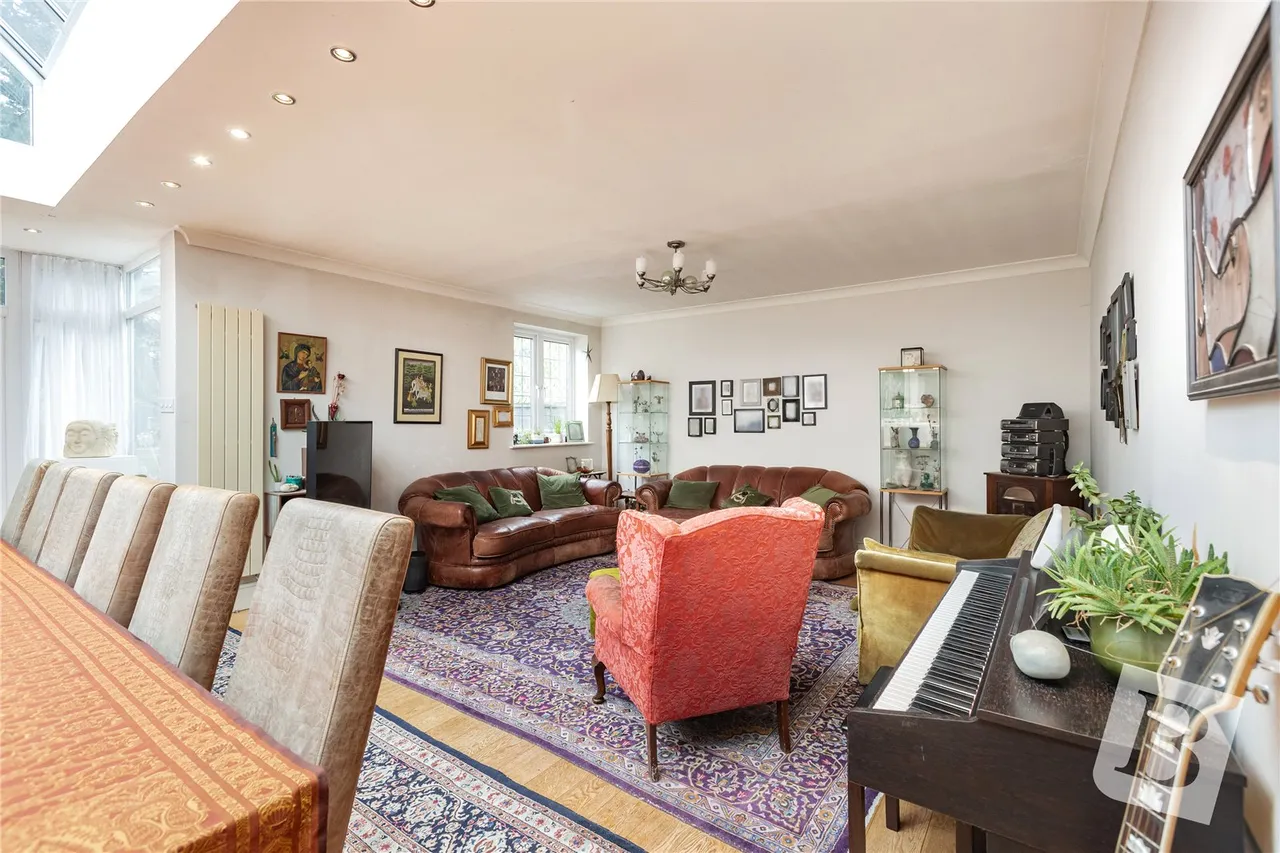 Westrow Gardens, Ilford, IG3, photo 5
