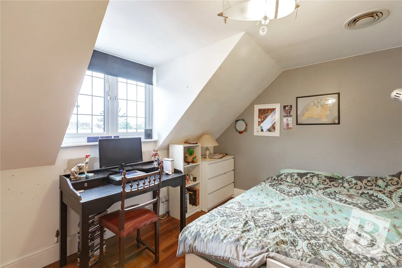 Westrow Gardens, Ilford, IG3, photo 34