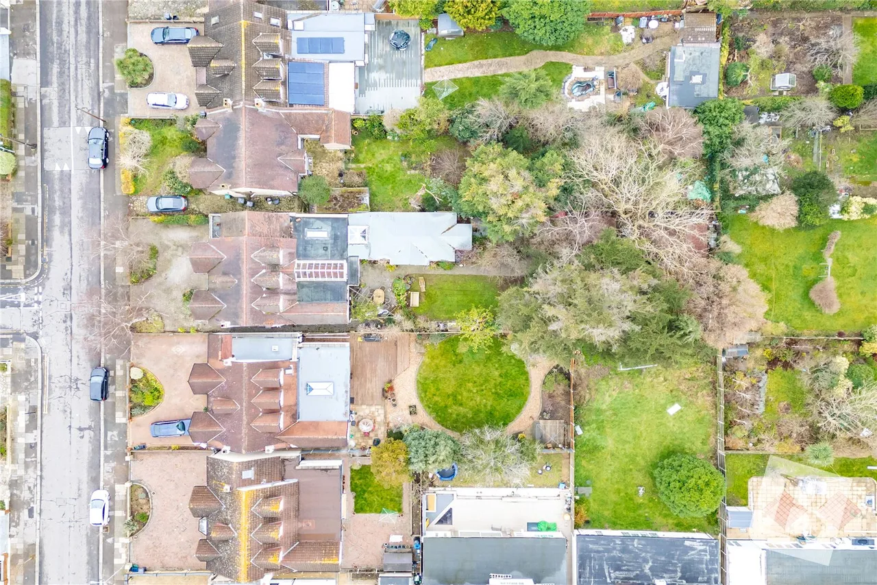 Westrow Gardens, Ilford, IG3, photo 18