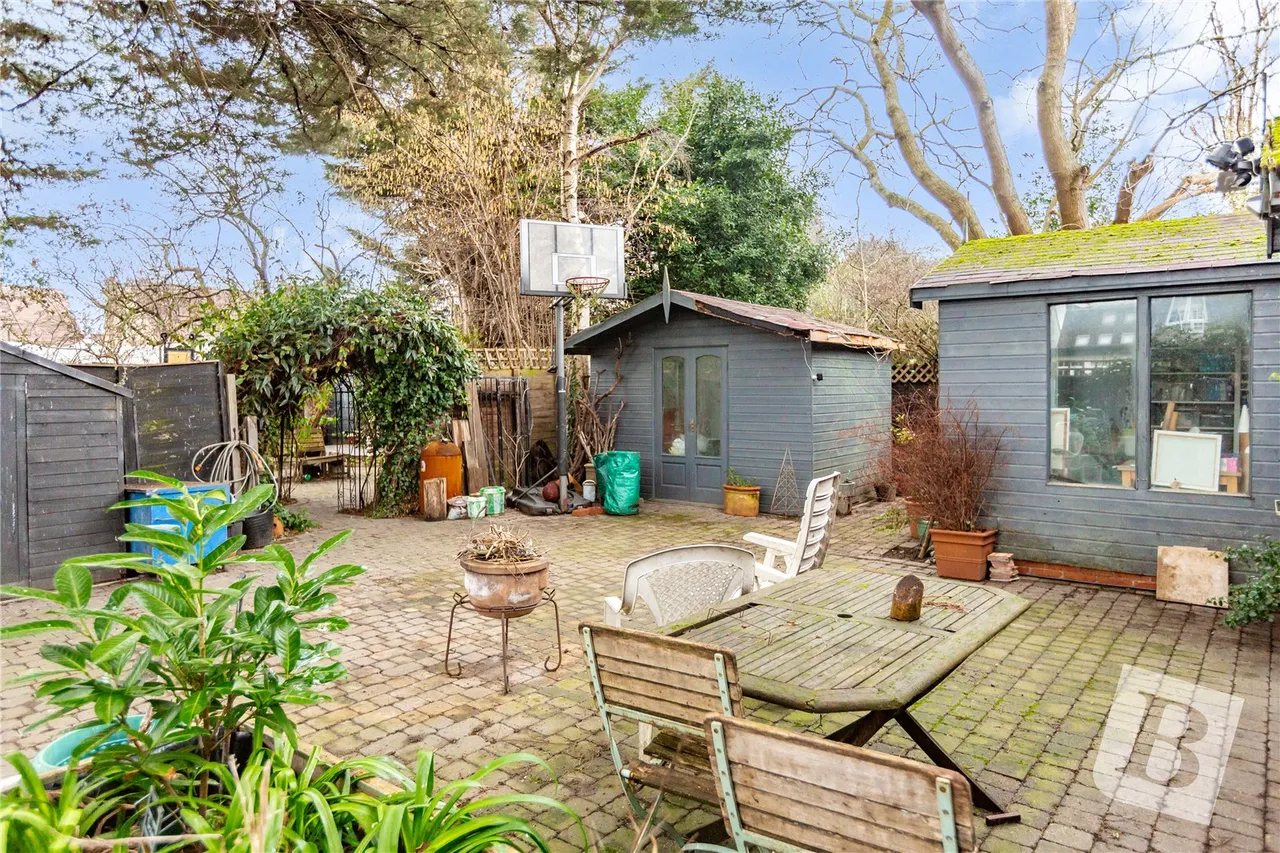 Westrow Gardens, Ilford, IG3, photo 17