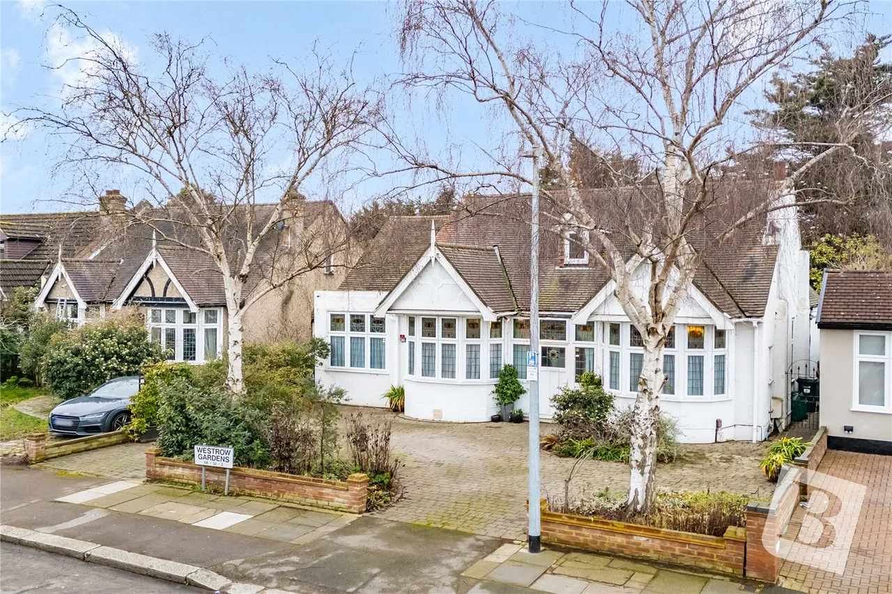 Westrow Gardens, Ilford, IG3, photo 40