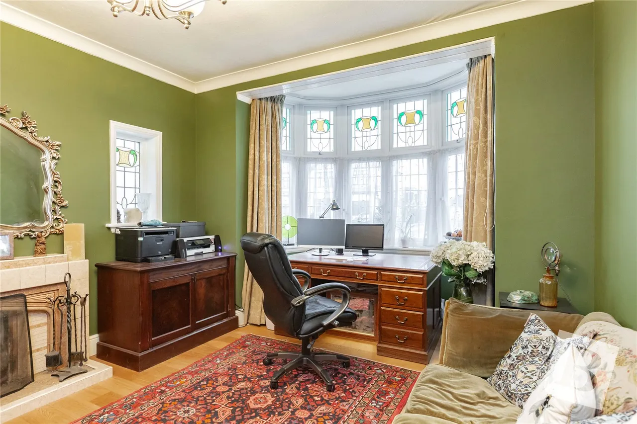 Westrow Gardens, Ilford, IG3, photo 15