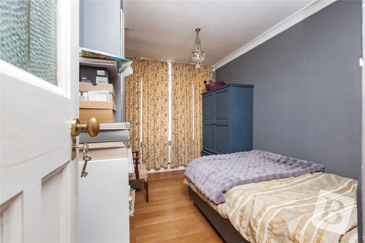 Westrow Gardens, Ilford, IG3, photo 4