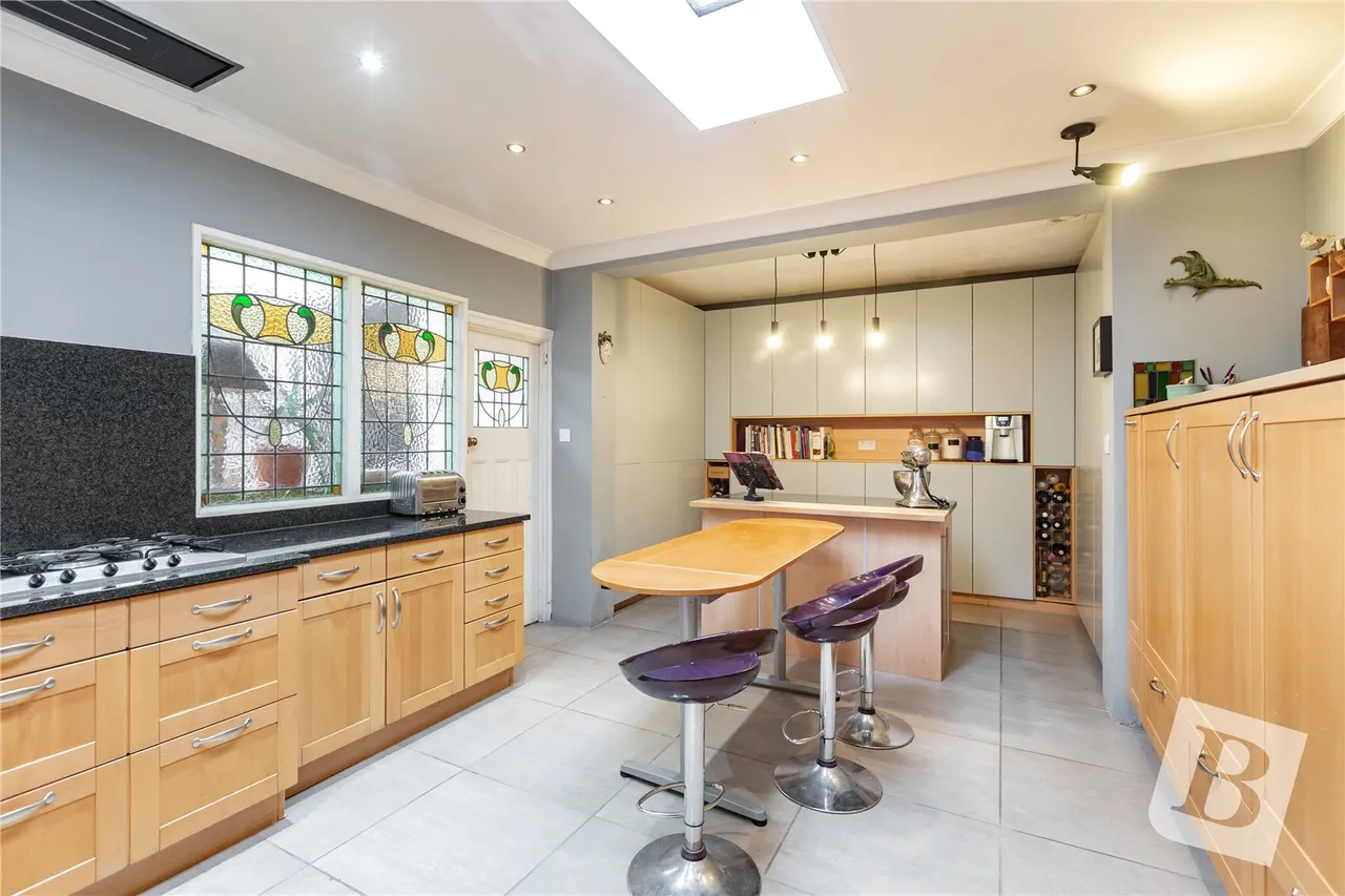 Westrow Gardens, Ilford, IG3, photo 19