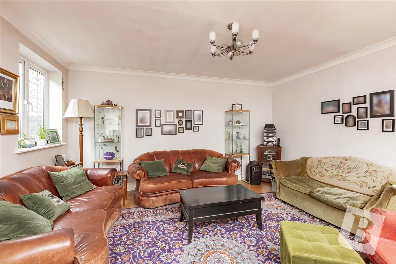 Westrow Gardens, Ilford, IG3, photo 29