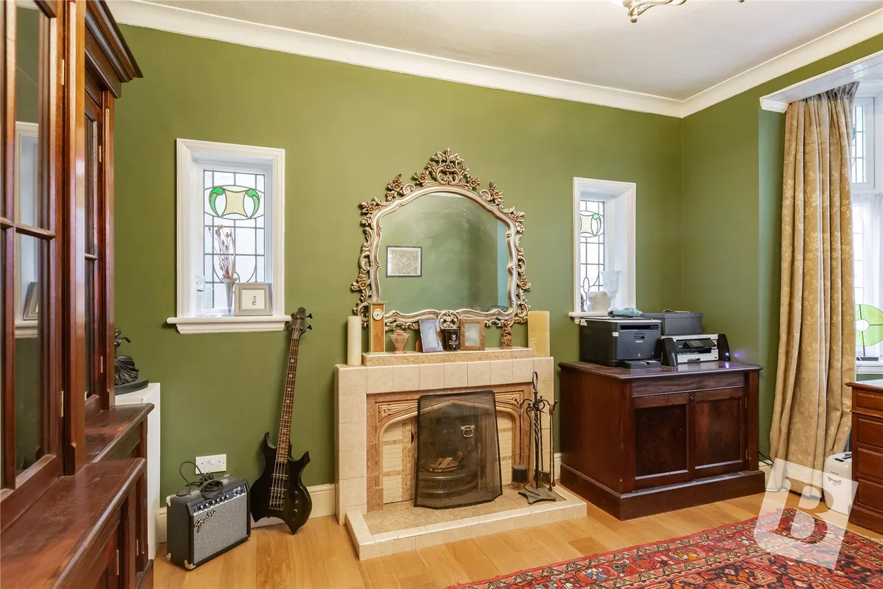 Westrow Gardens, Ilford, IG3, photo 33