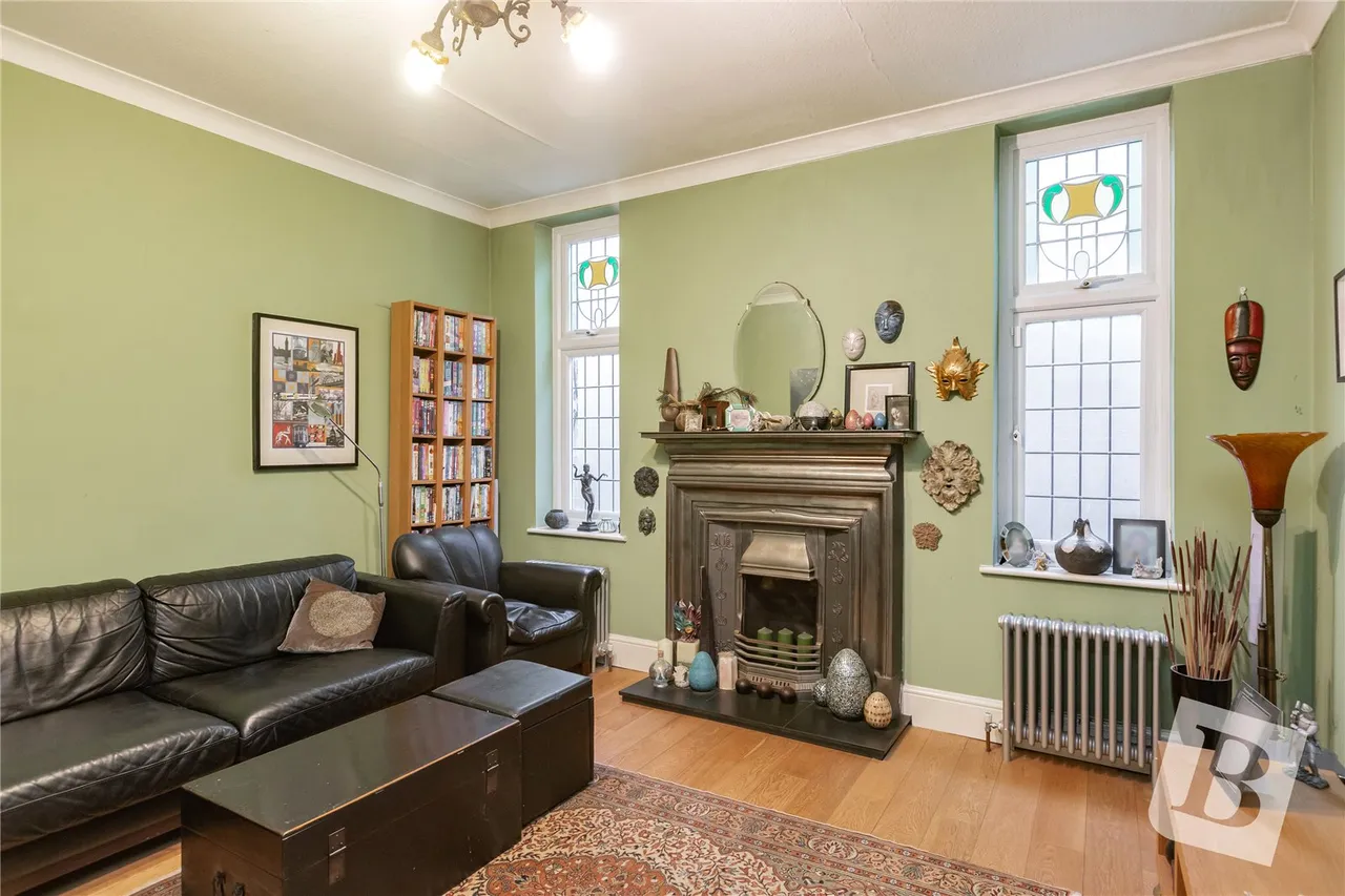 Westrow Gardens, Ilford, IG3, photo 12