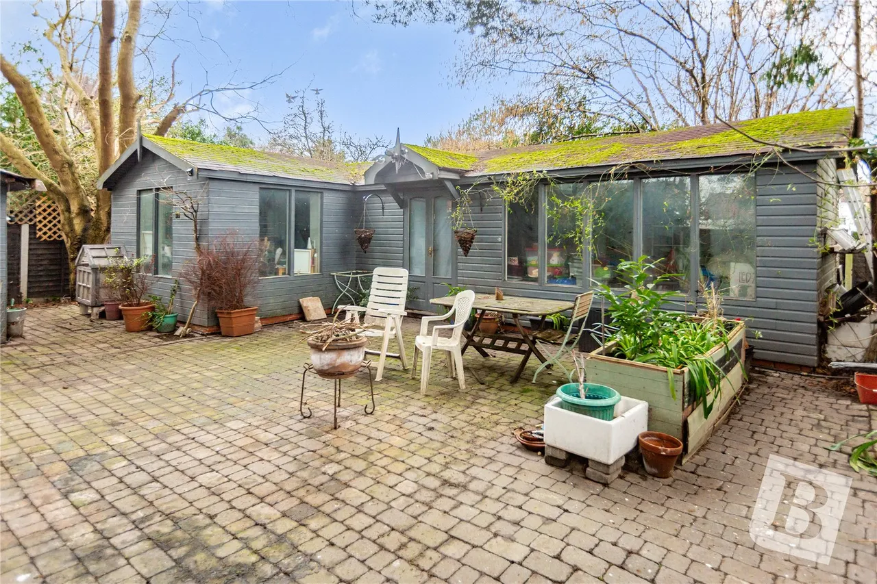 Westrow Gardens, Ilford, IG3, photo 23