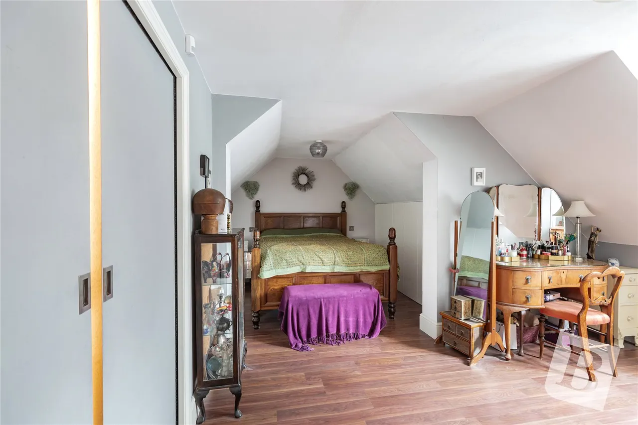 Westrow Gardens, Ilford, IG3, photo 10