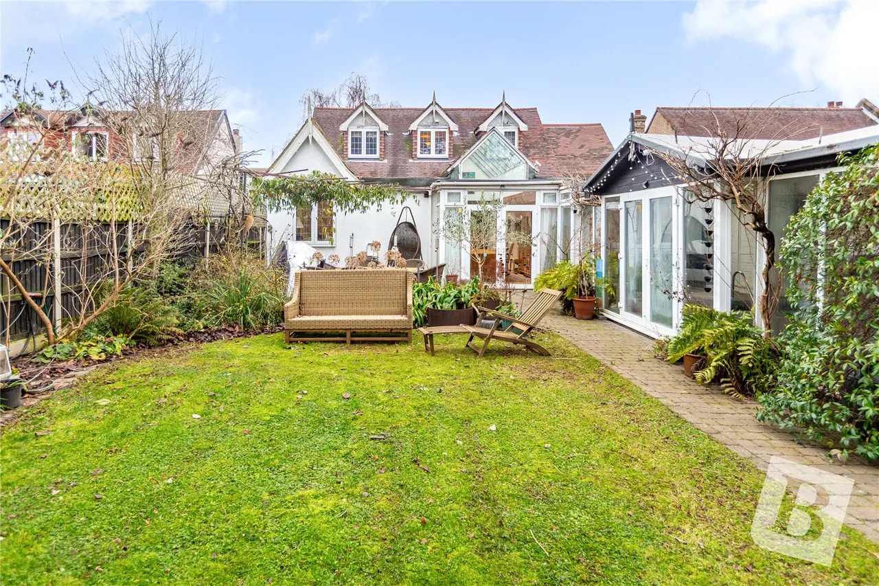 Westrow Gardens, Ilford, IG3, photo 32