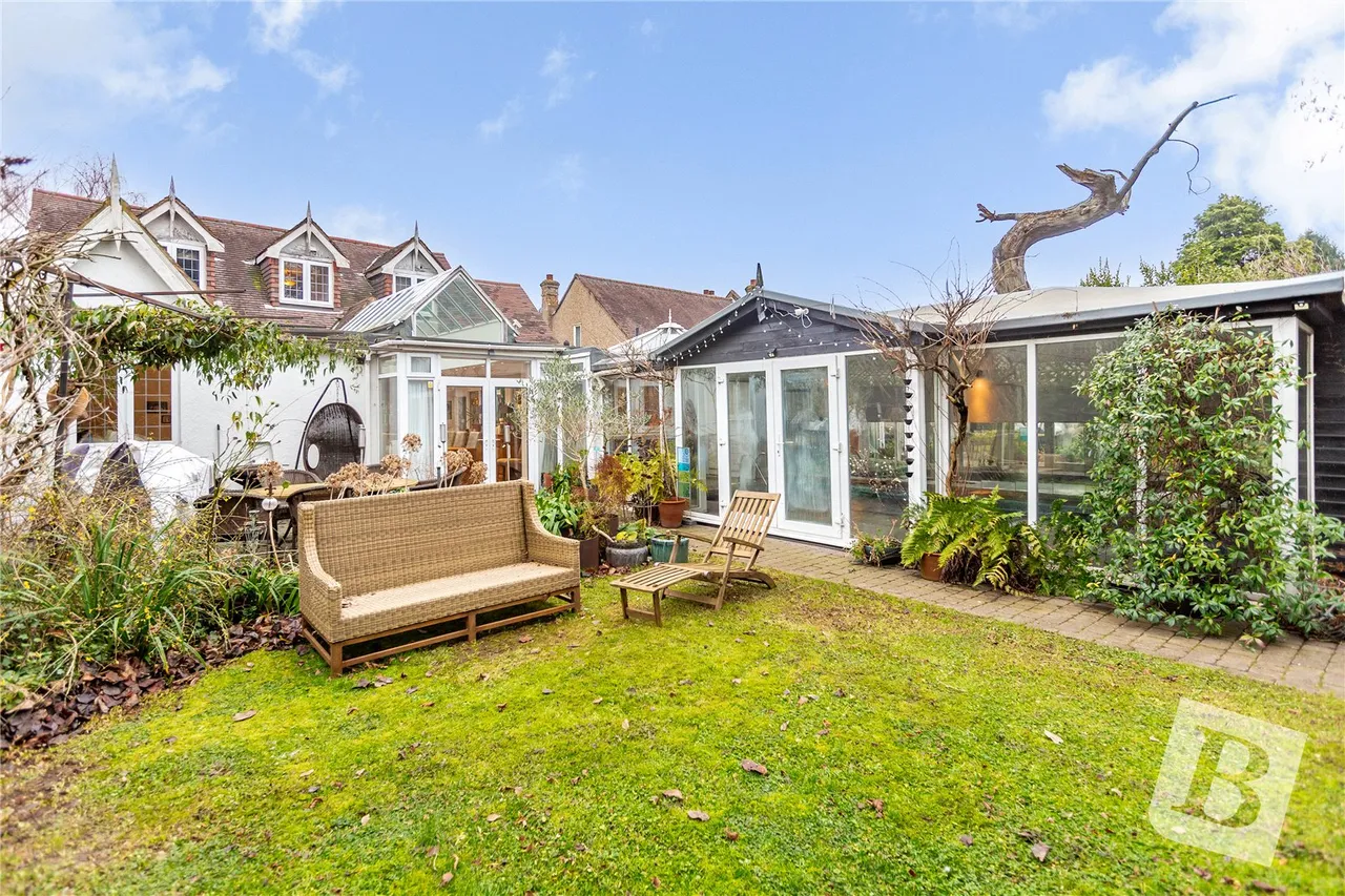 Westrow Gardens, Ilford, IG3, photo 25