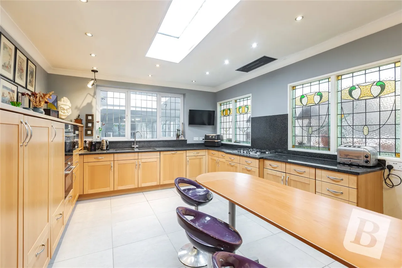 Westrow Gardens, Ilford, IG3, photo 22