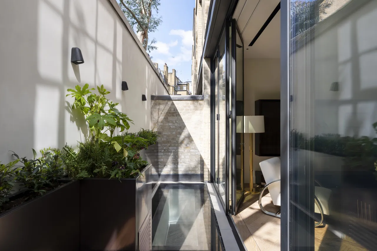Lancelot Collection, Lancelot Place, ..., photo 3