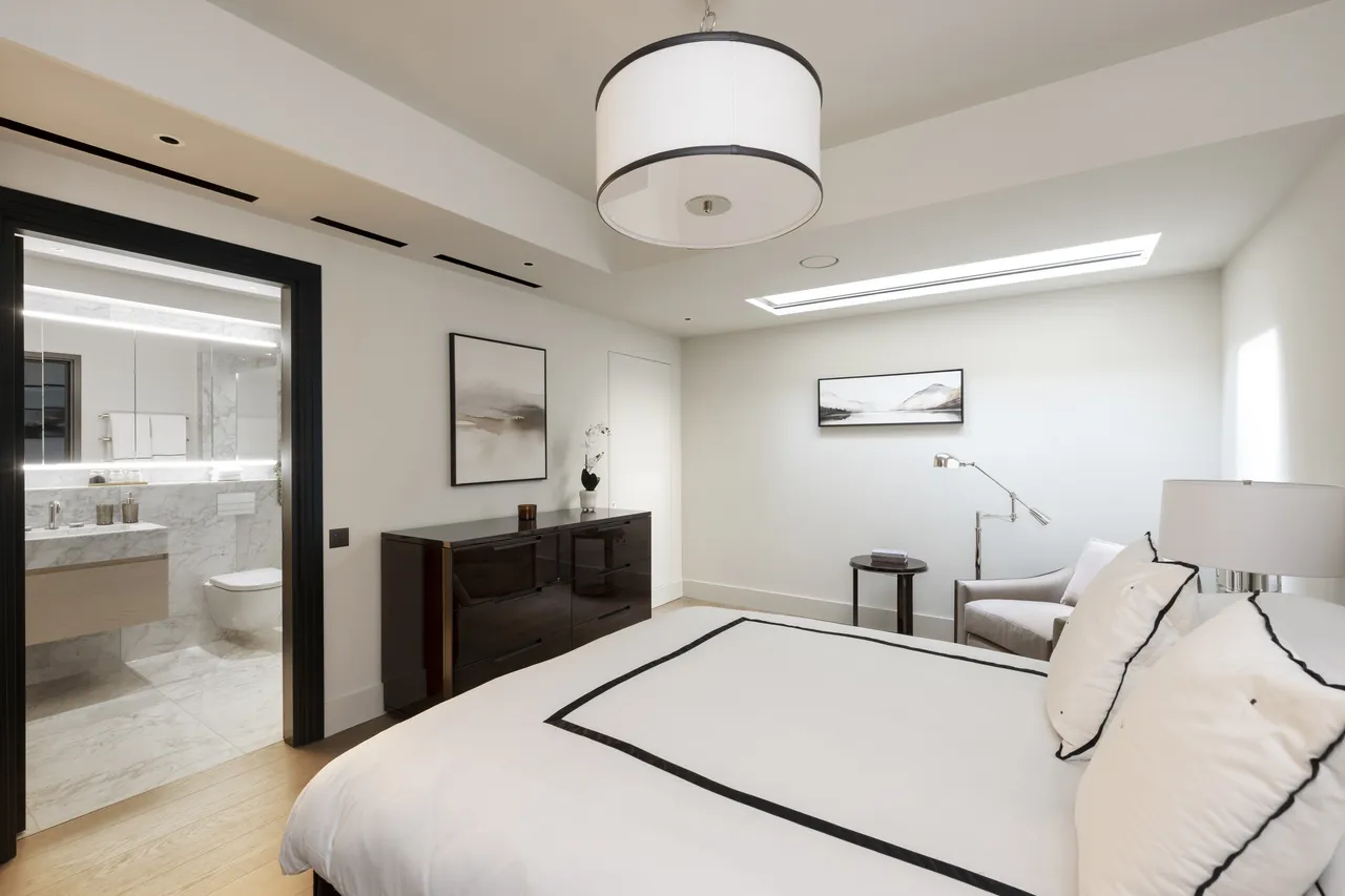 Lancelot Collection, Lancelot Place, ..., photo 12