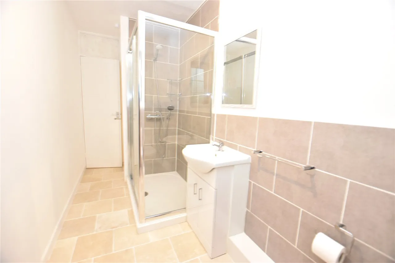 Fernhill Road, Farnborough, Hampshire, GU14 9EE, photo 9