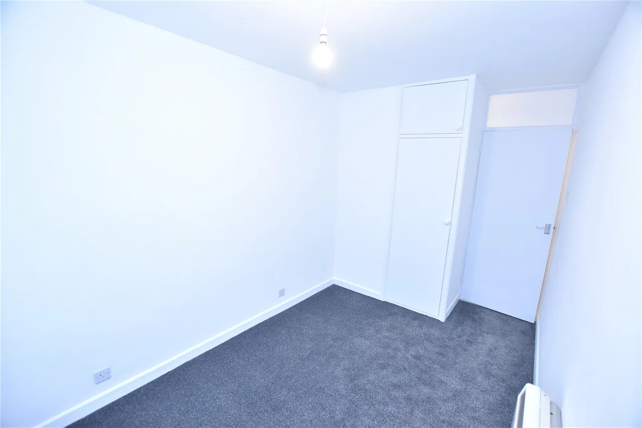 Fernhill Road, Farnborough, Hampshire, GU14 9EE, photo 7