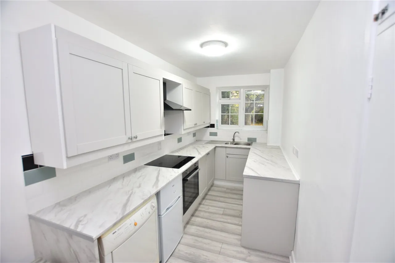 Fernhill Road, Farnborough, Hampshire, GU14 9EE, photo 6