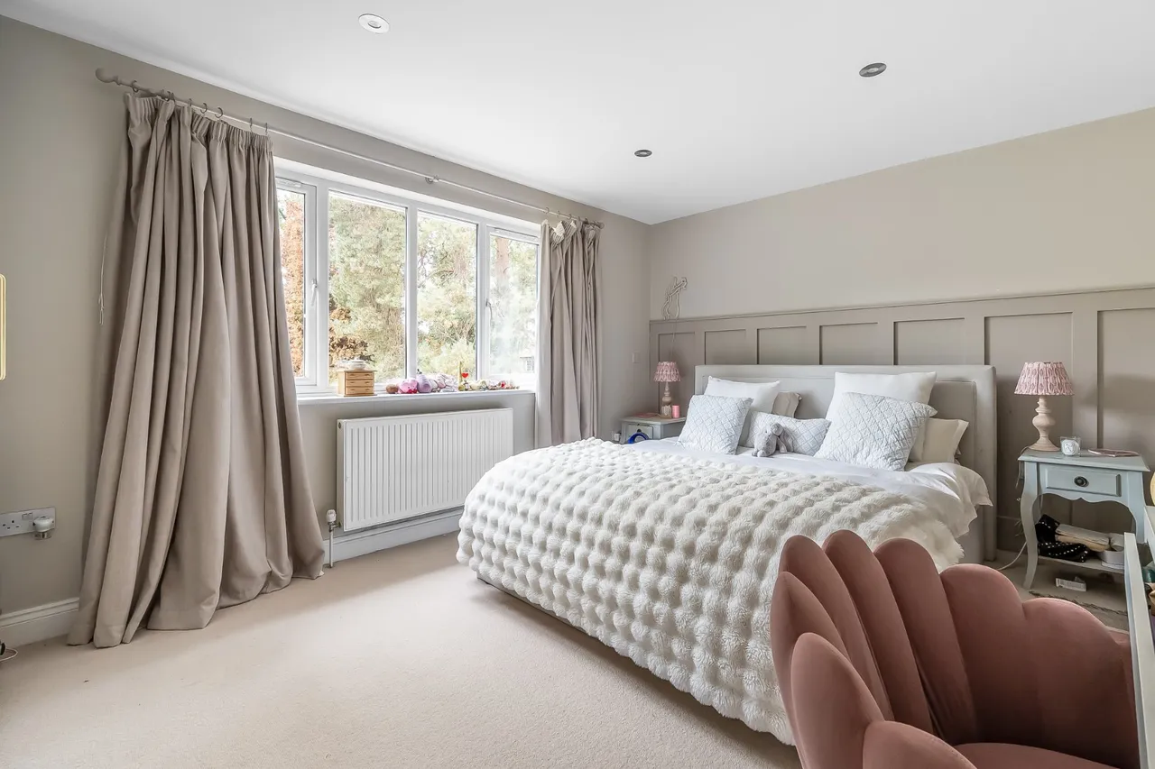 Norfolk Farm Road, Pyrford, GU22, photo 33