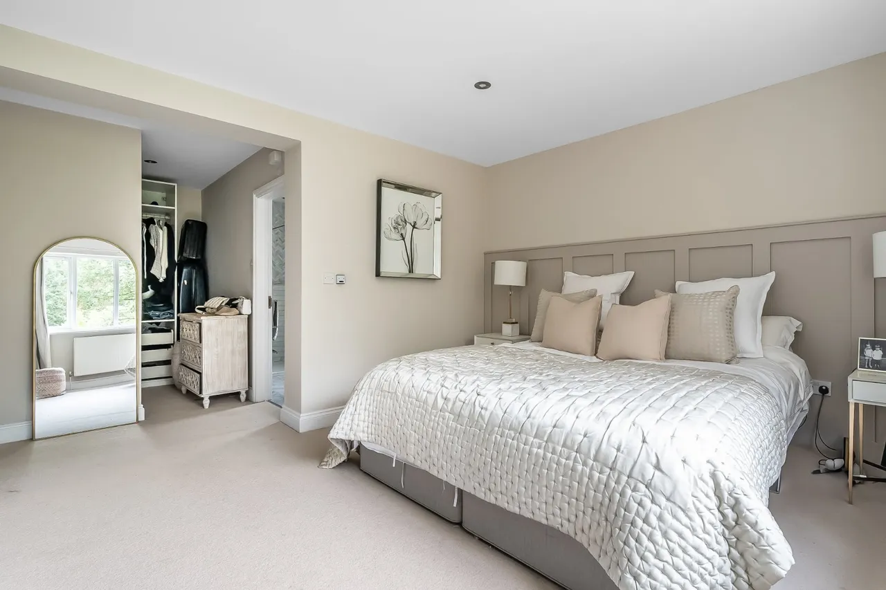 Norfolk Farm Road, Pyrford, GU22, photo 30