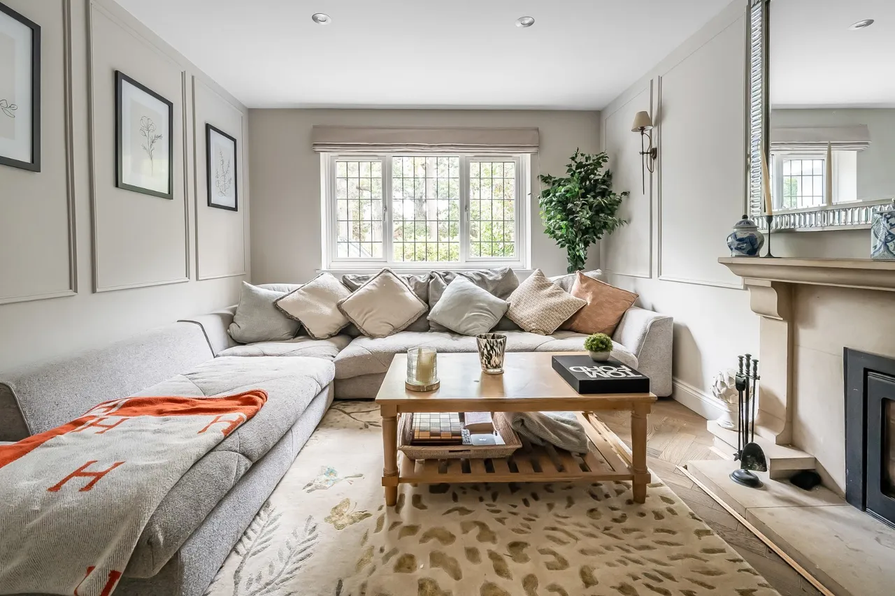 Norfolk Farm Road, Pyrford, GU22, photo 10