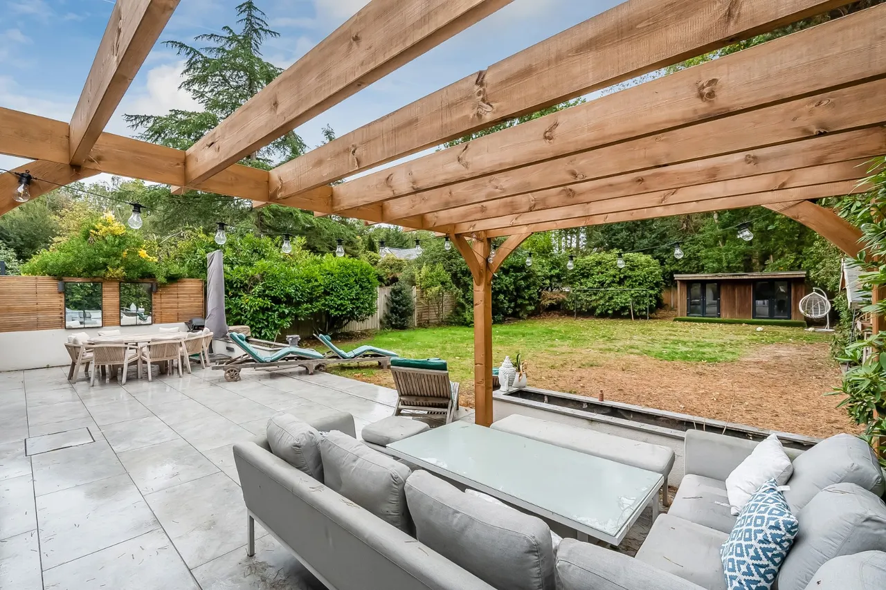 Norfolk Farm Road, Pyrford, GU22, photo 4