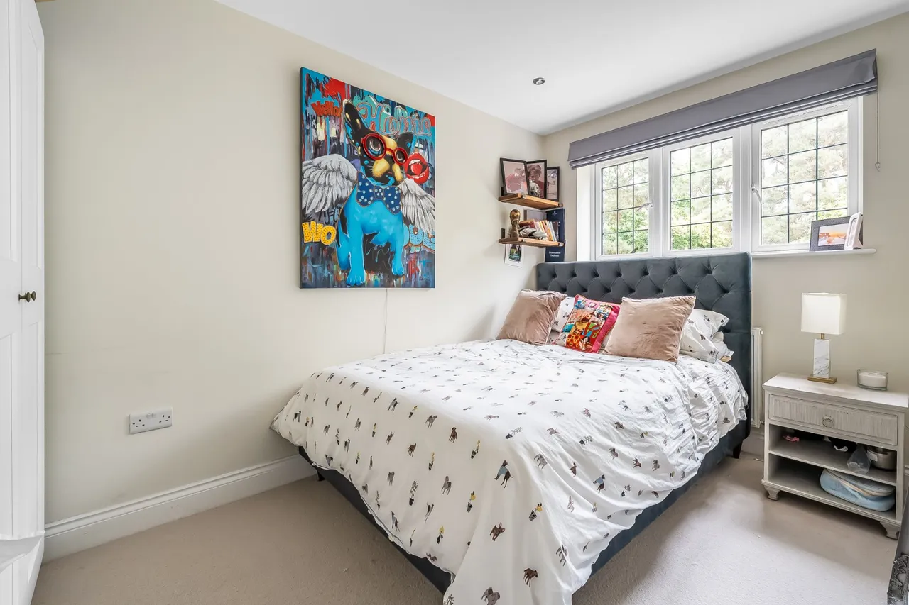 Norfolk Farm Road, Pyrford, GU22, photo 37