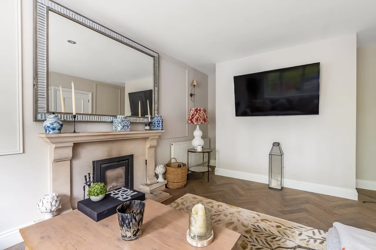 Norfolk Farm Road, Pyrford, GU22, photo 12