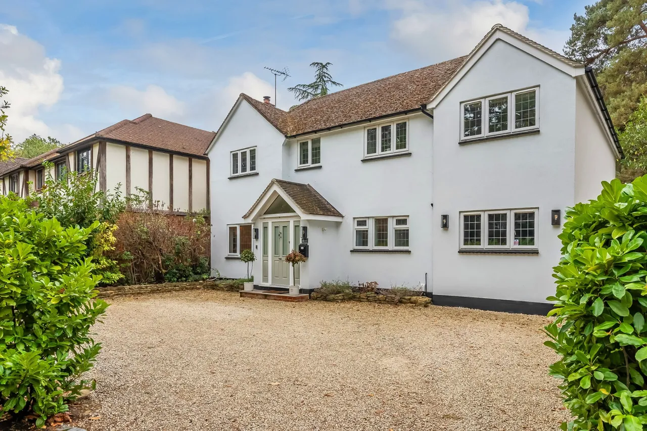 Norfolk Farm Road, Pyrford, GU22, photo 44