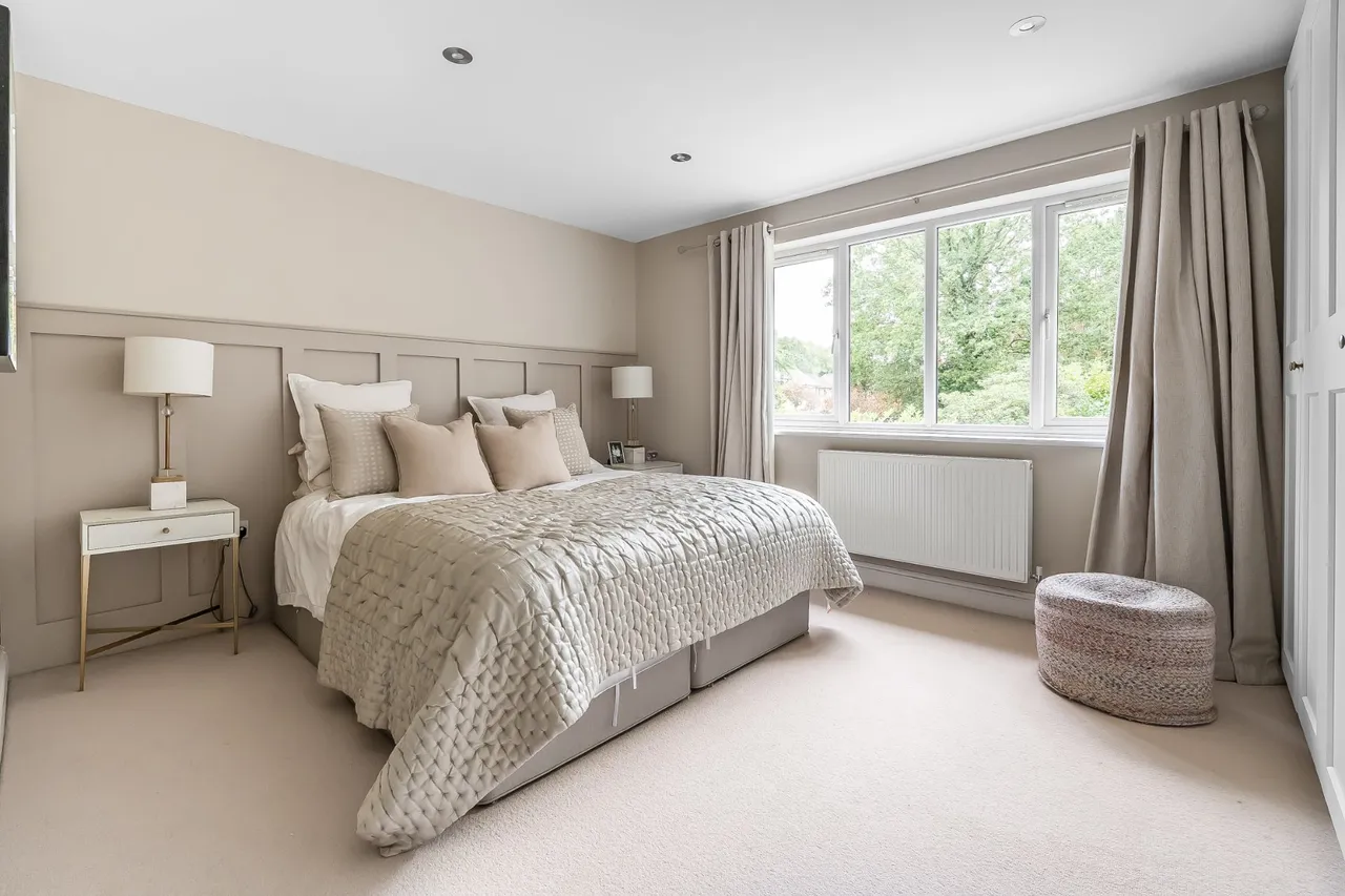 Norfolk Farm Road, Pyrford, GU22, photo 3