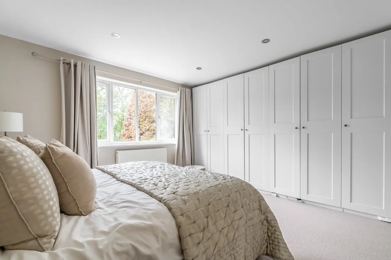 Norfolk Farm Road, Pyrford, GU22, photo 35