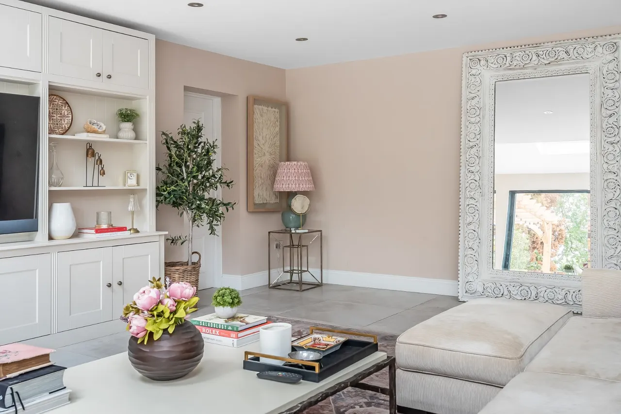Norfolk Farm Road, Pyrford, GU22, photo 15