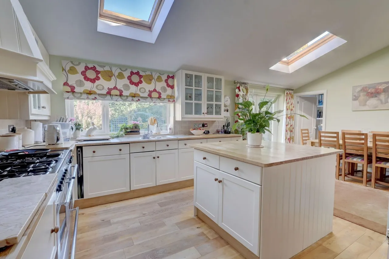 Oakley Lane, Chinnor, OX39, photo 14