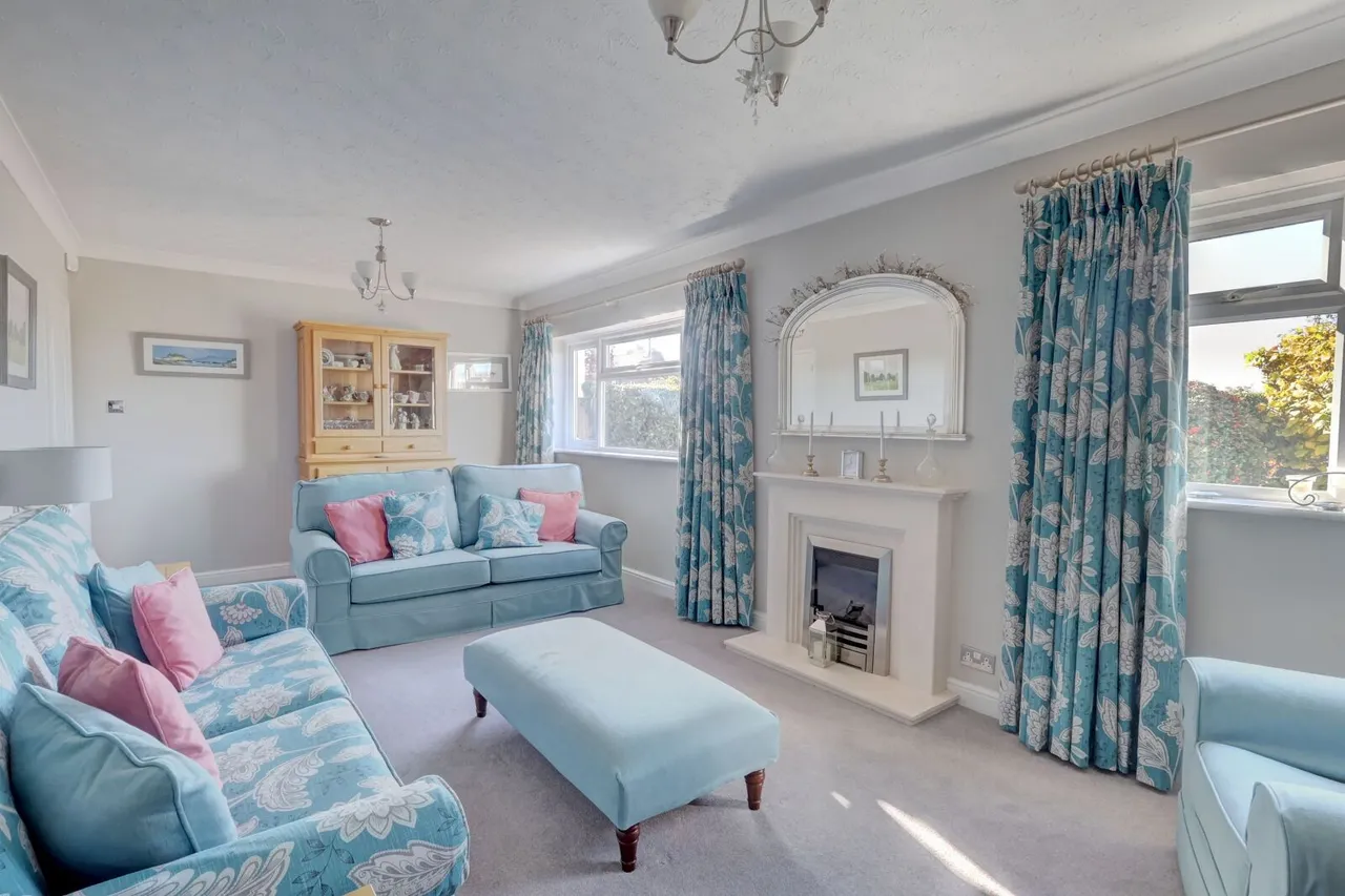Oakley Lane, Chinnor, OX39, photo 5