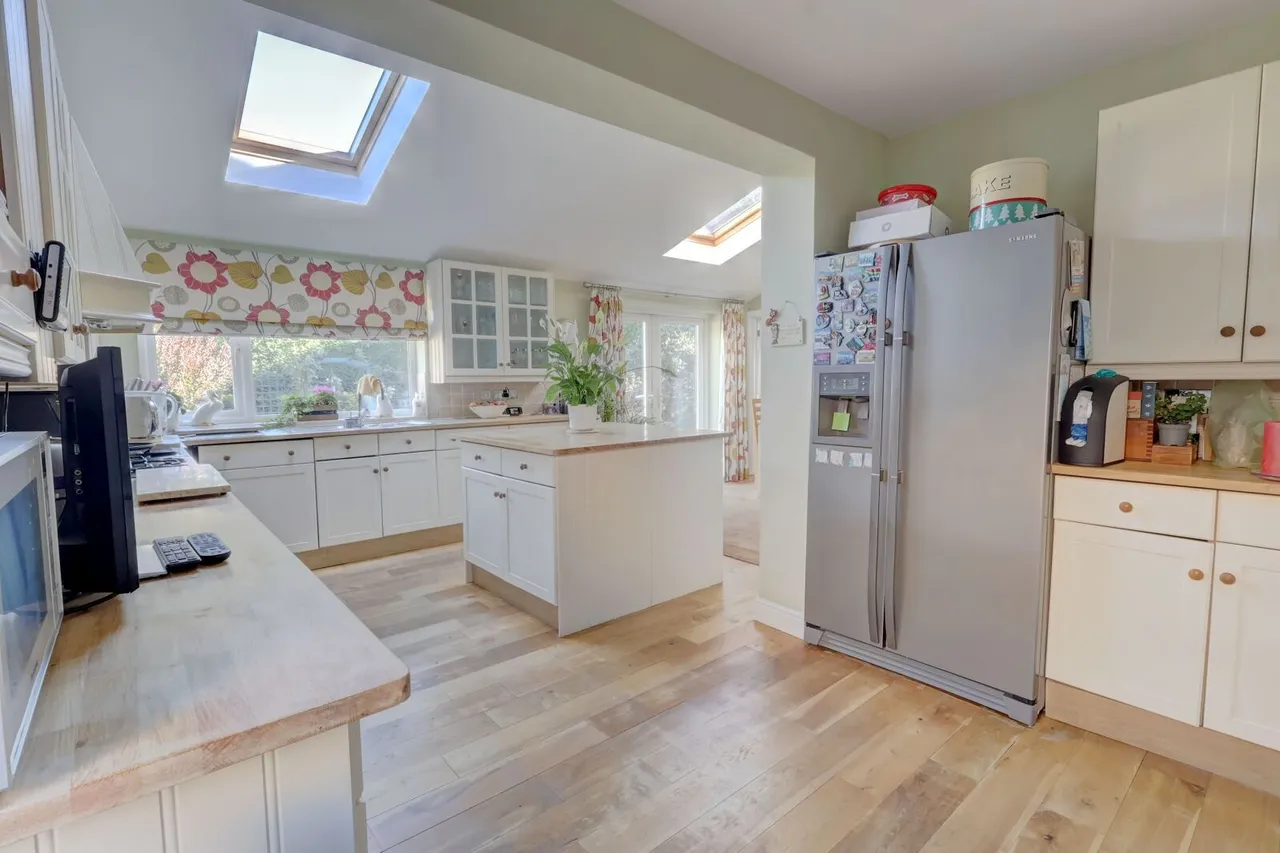 Oakley Lane, Chinnor, OX39, photo 13
