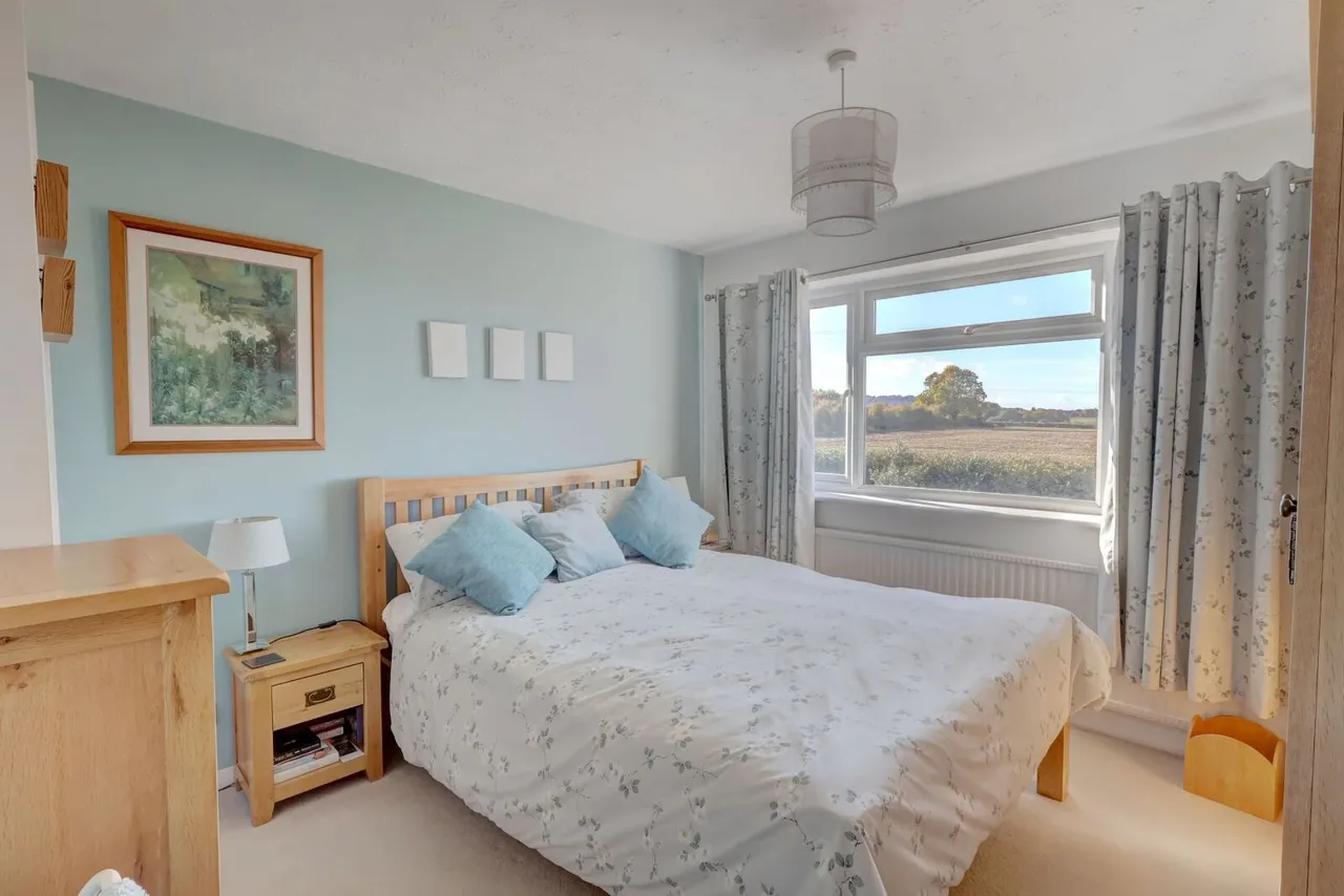 Oakley Lane, Chinnor, OX39, photo 8