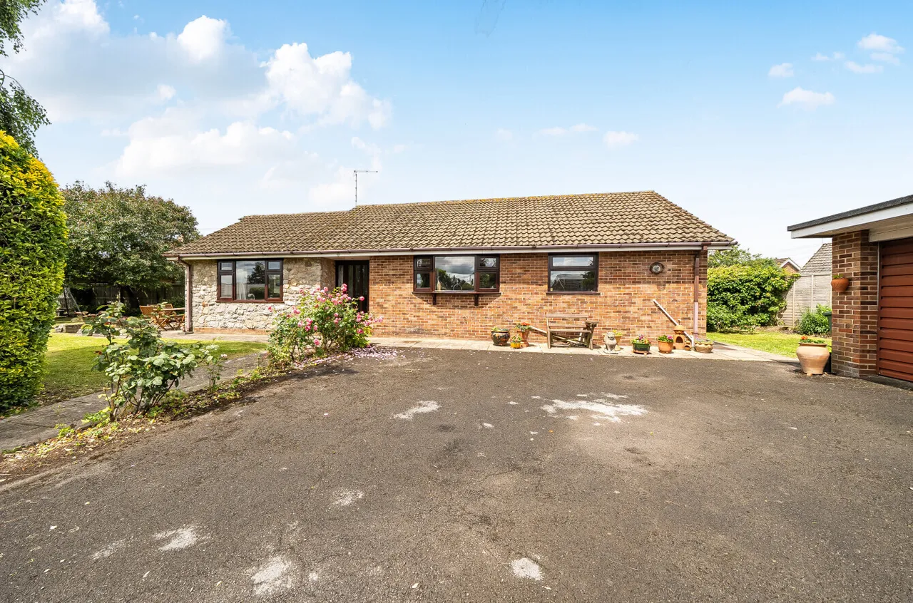 3 bed property for sale, Monkton Heathfield, Taunton, TA2