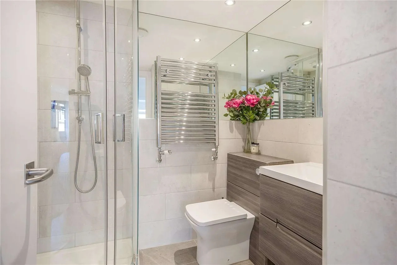 Bank Chambers, 25 Jermyn Street, London, SW1Y 6HR, photo 11