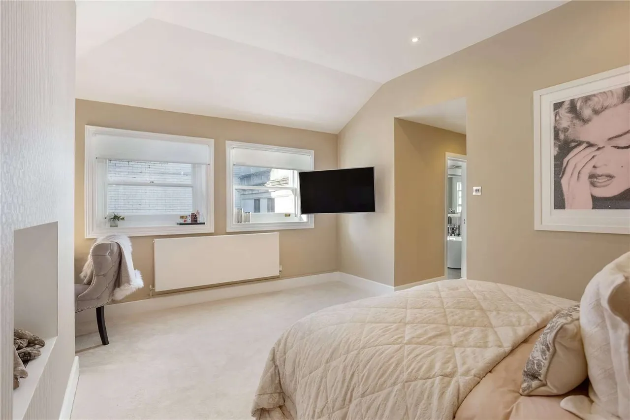 Bank Chambers, 25 Jermyn Street, London, SW1Y 6HR, photo 12